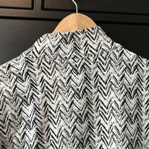 Lulu-B Black and White Zigzag Jacket - Picture 4 of 4